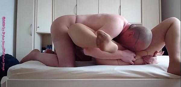 Die Geile Frau in Feinstrumpfhose 1